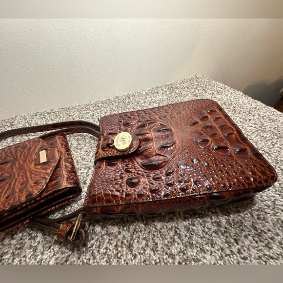 Brahmin Croc Embossed Crossbody Bag and Wallet - Picture 6 of 9